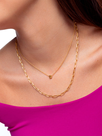 Goldkette mit personalisiertem Initial