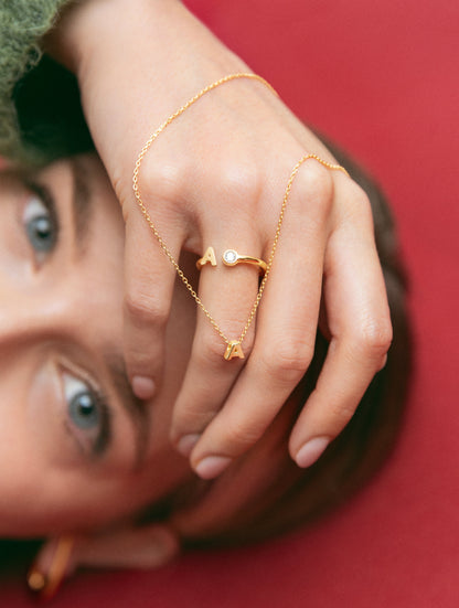 Goldkette mit personalisiertem Initial