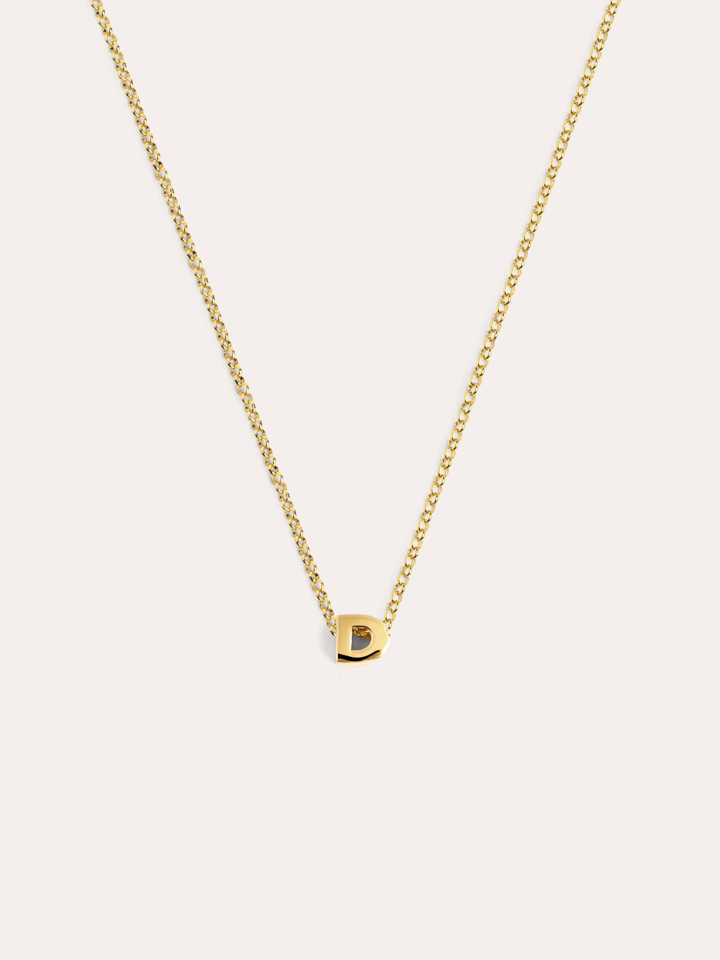 Goldkette mit personalisiertem Initial