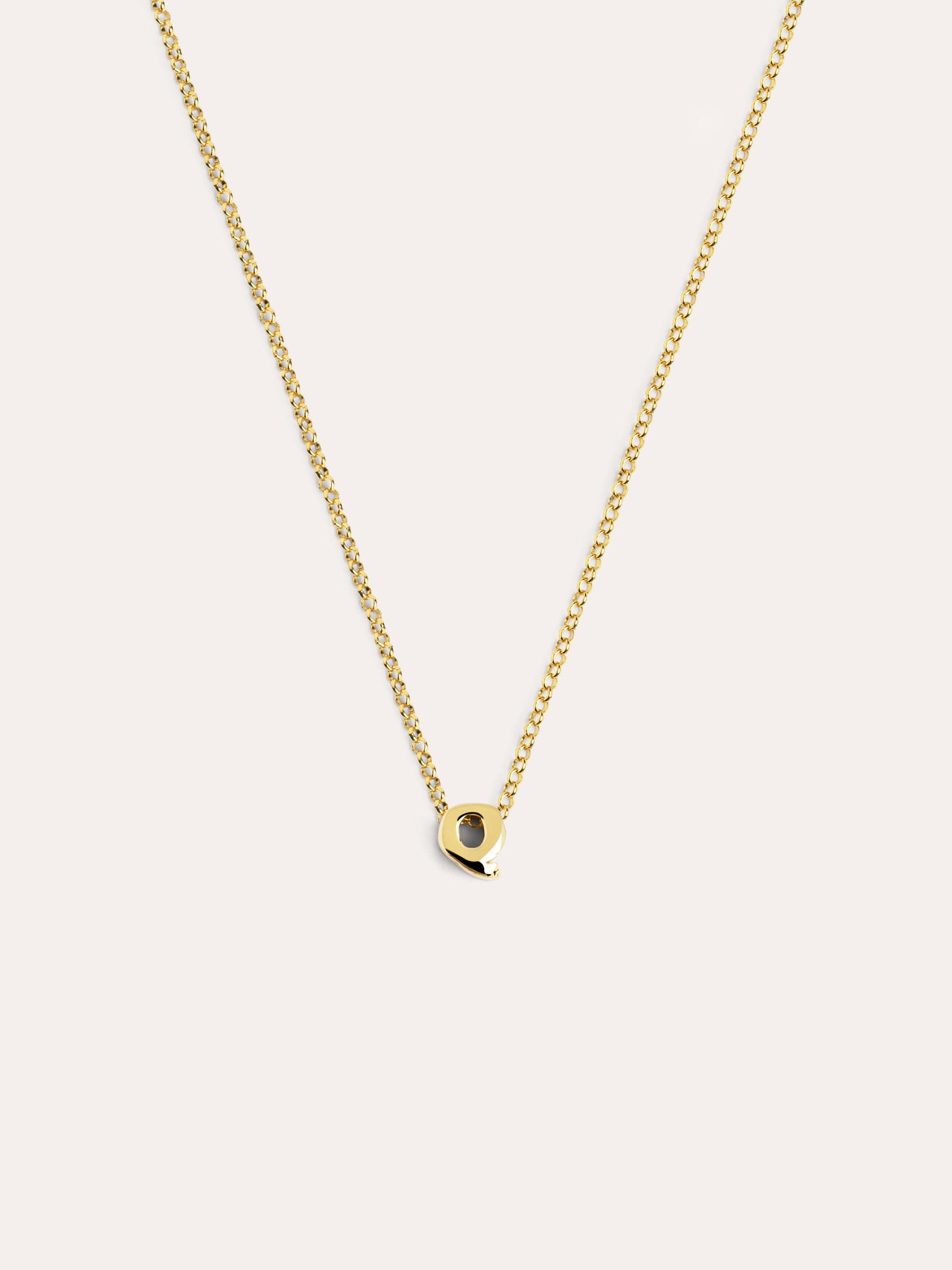 Goldkette mit personalisiertem Initial